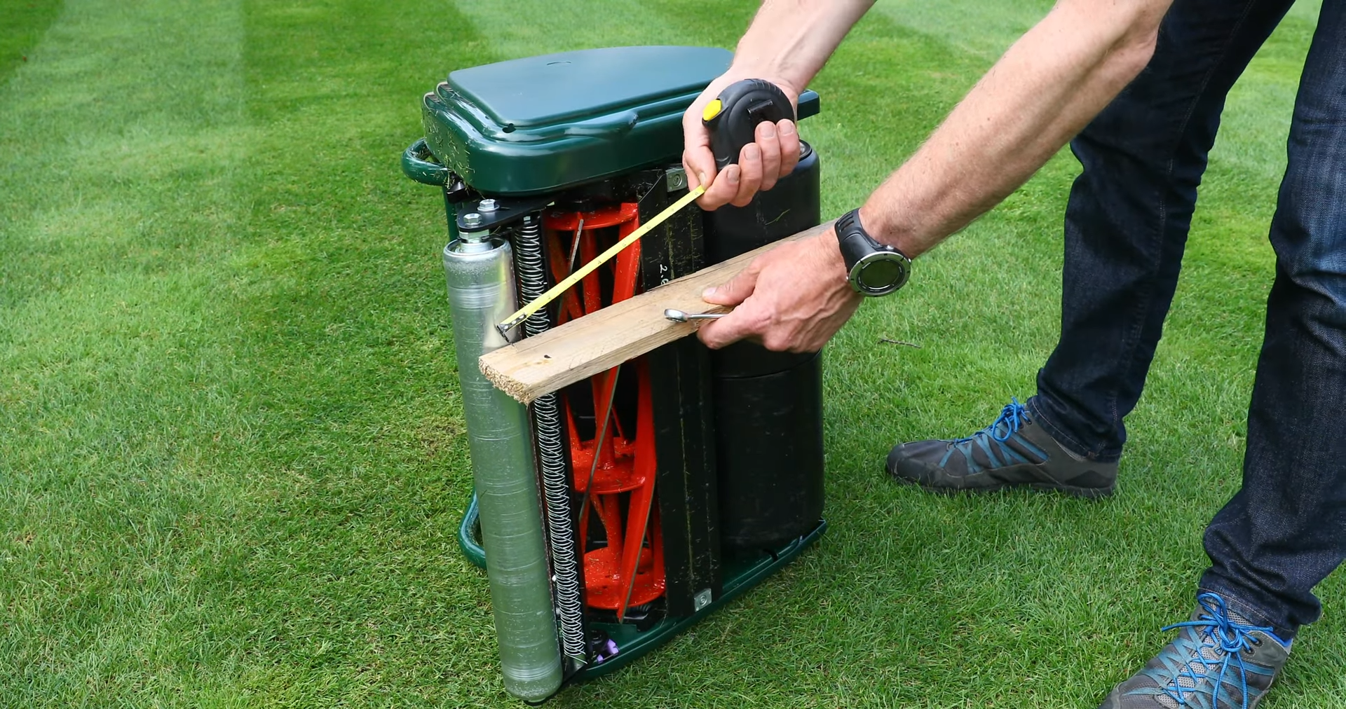 Load video: Adjusting The Grass Rake on The Allett Liberty 43/Kensington Cylinder Lawn Mowers