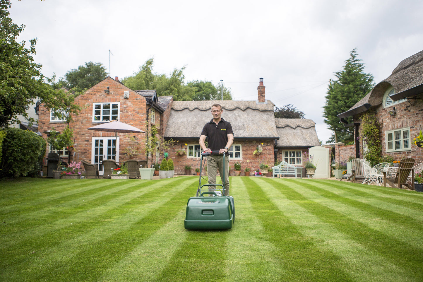 Allett Liberty 43 Battery Cylinder Mower - Mower Only