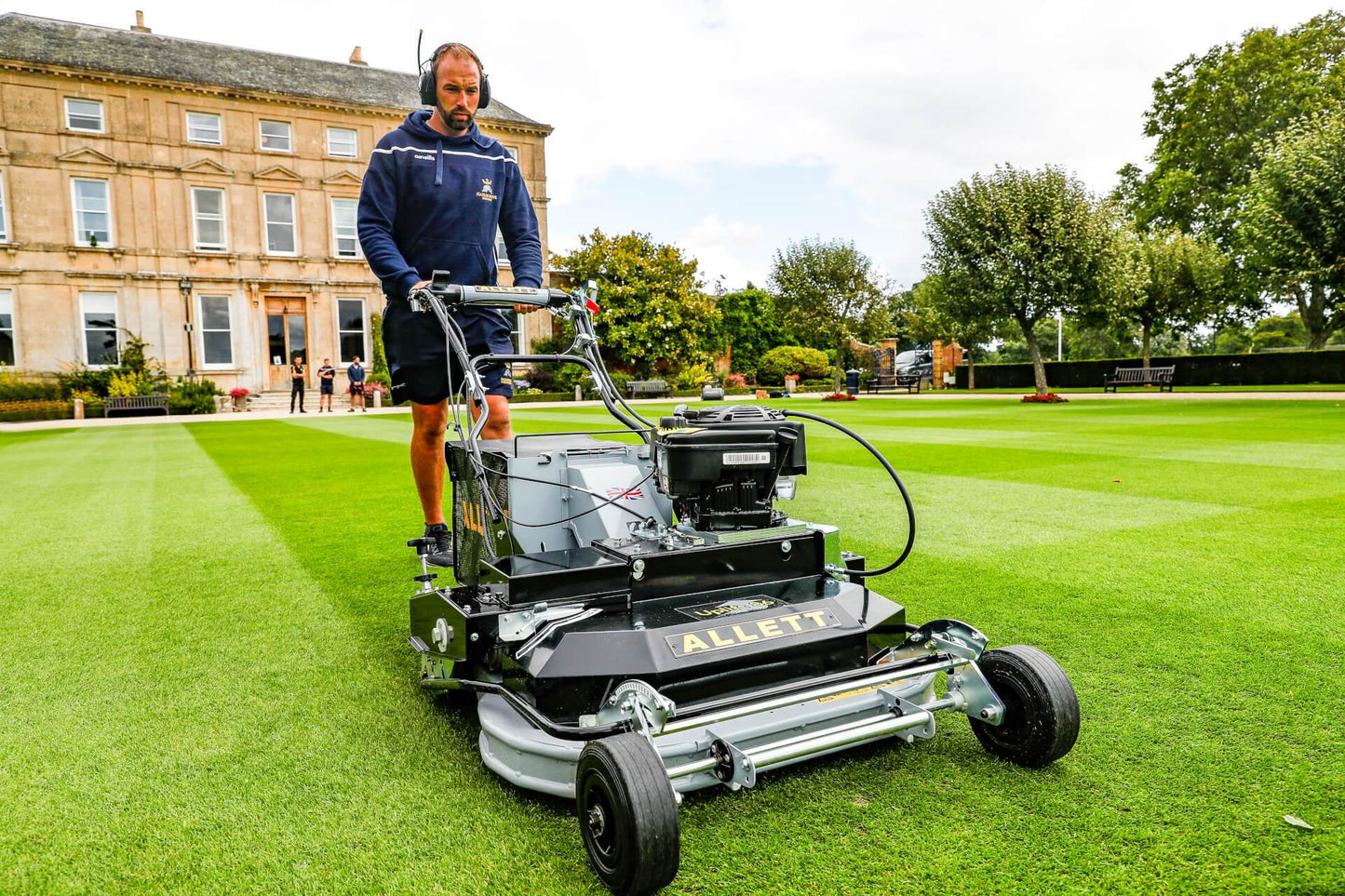 Allett Uplift 86 Vacuum Stadium Rotary Mower